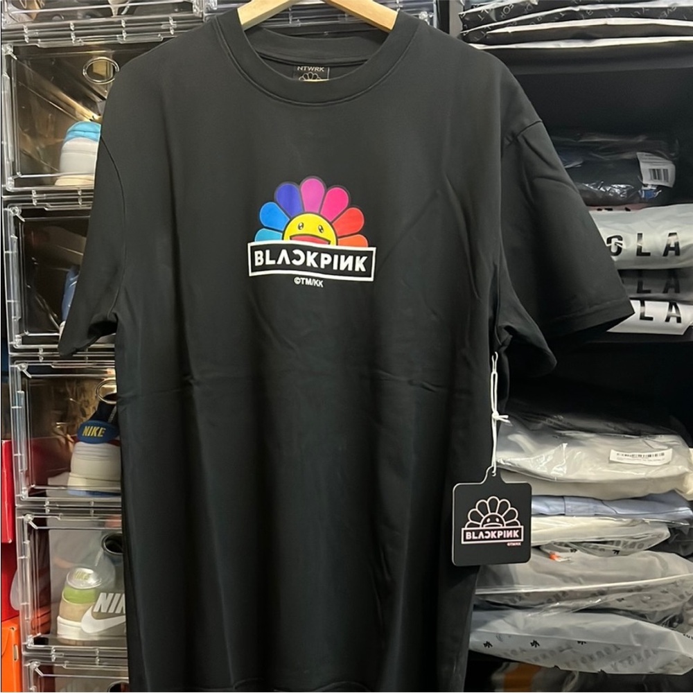 NEW BLACKPINK + Takashi Murakami Rainbow Flower Logo T-Shirt Sz XS